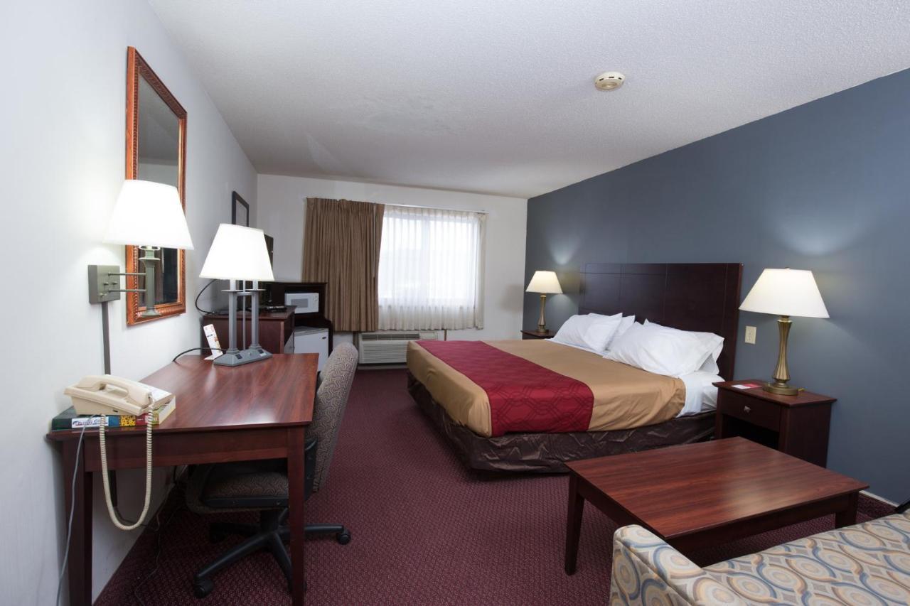 Travelodge By Wyndham Меррілл Екстер'єр фото