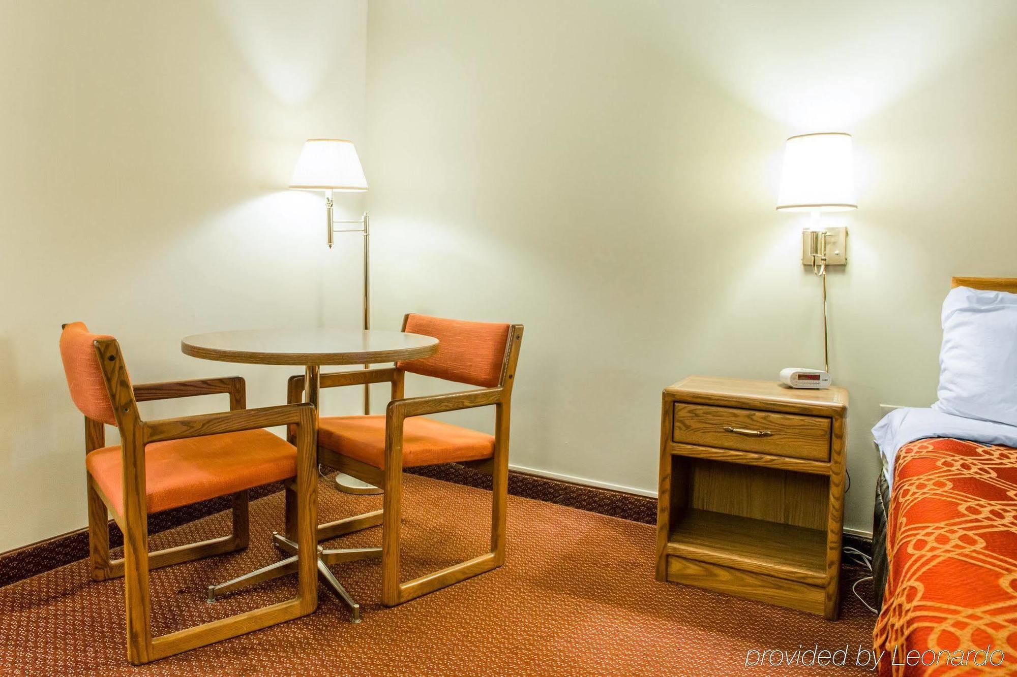 Travelodge By Wyndham Меррілл Екстер'єр фото