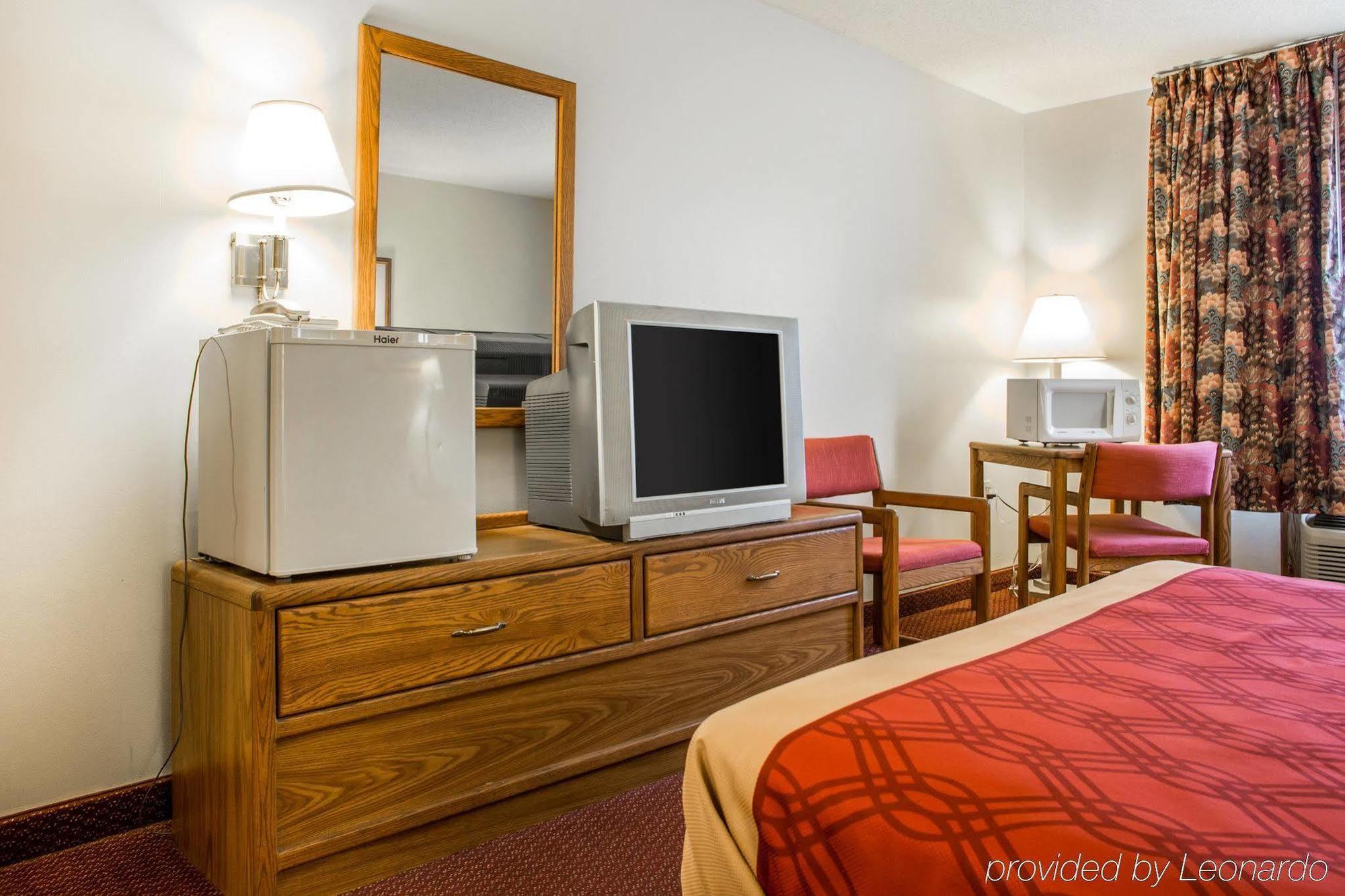 Travelodge By Wyndham Меррілл Екстер'єр фото