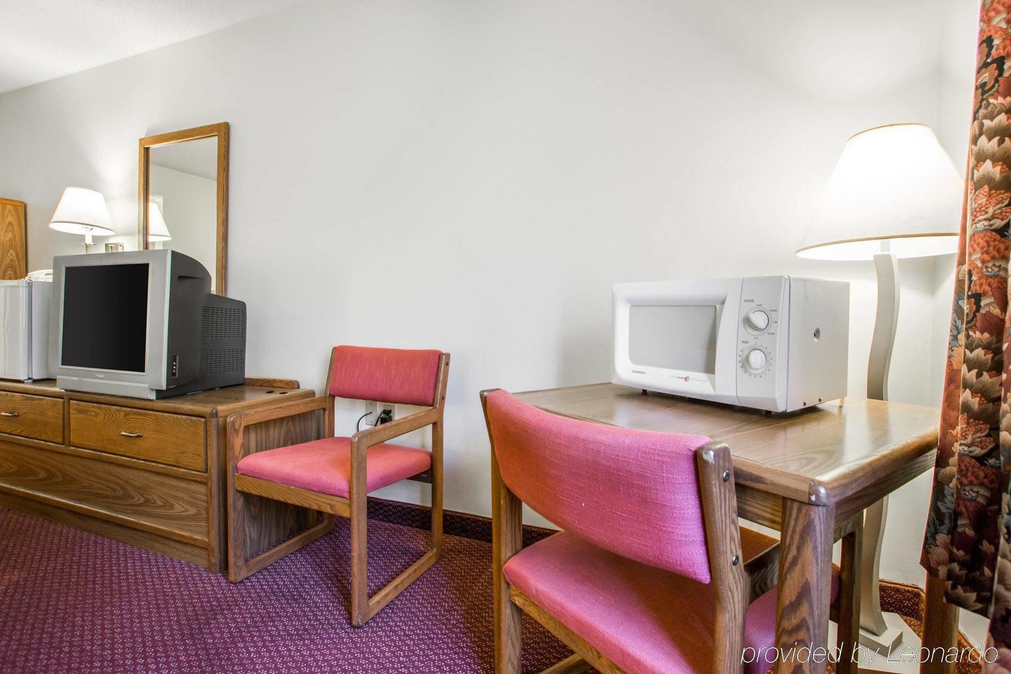 Travelodge By Wyndham Меррілл Екстер'єр фото