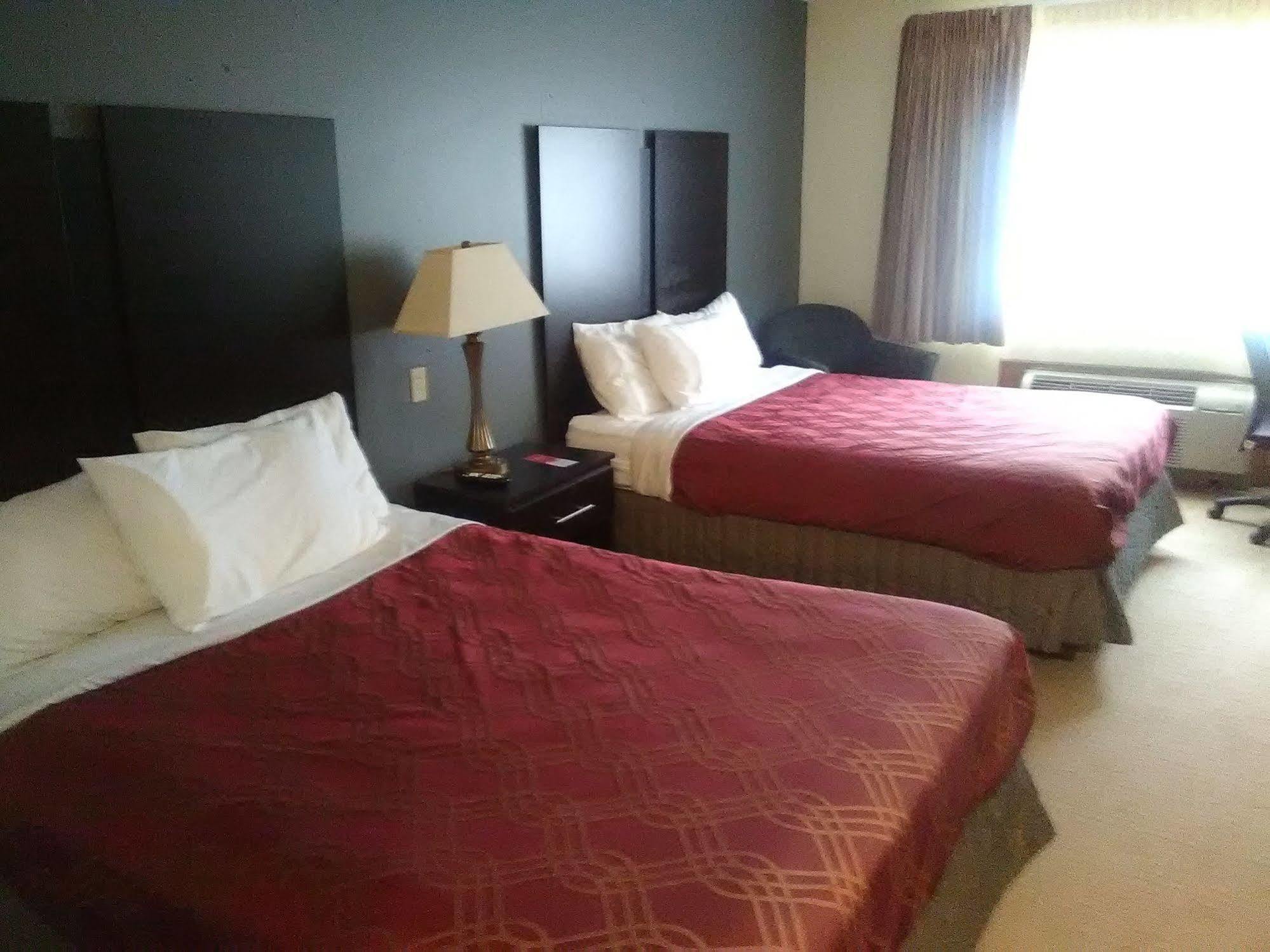 Travelodge By Wyndham Меррілл Екстер'єр фото